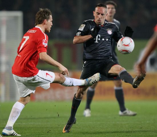 仅仅休战一 仅仅休战一